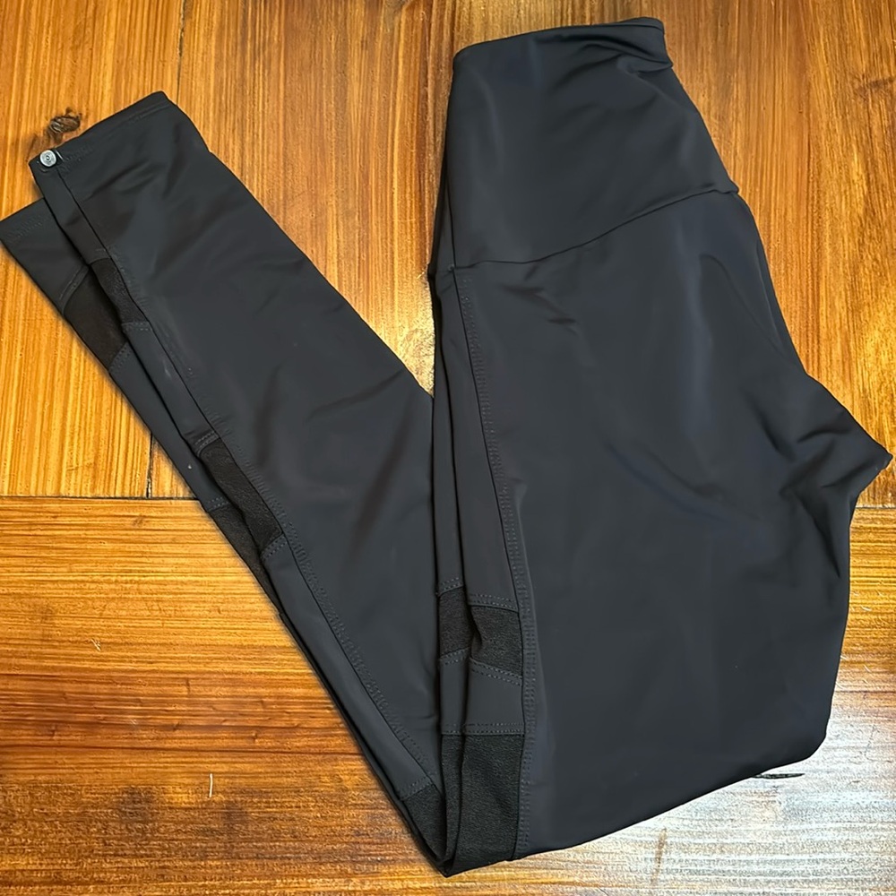 ⚡️PRICE DROP⚡️Black Onzie leggings - Picture 1 of 7